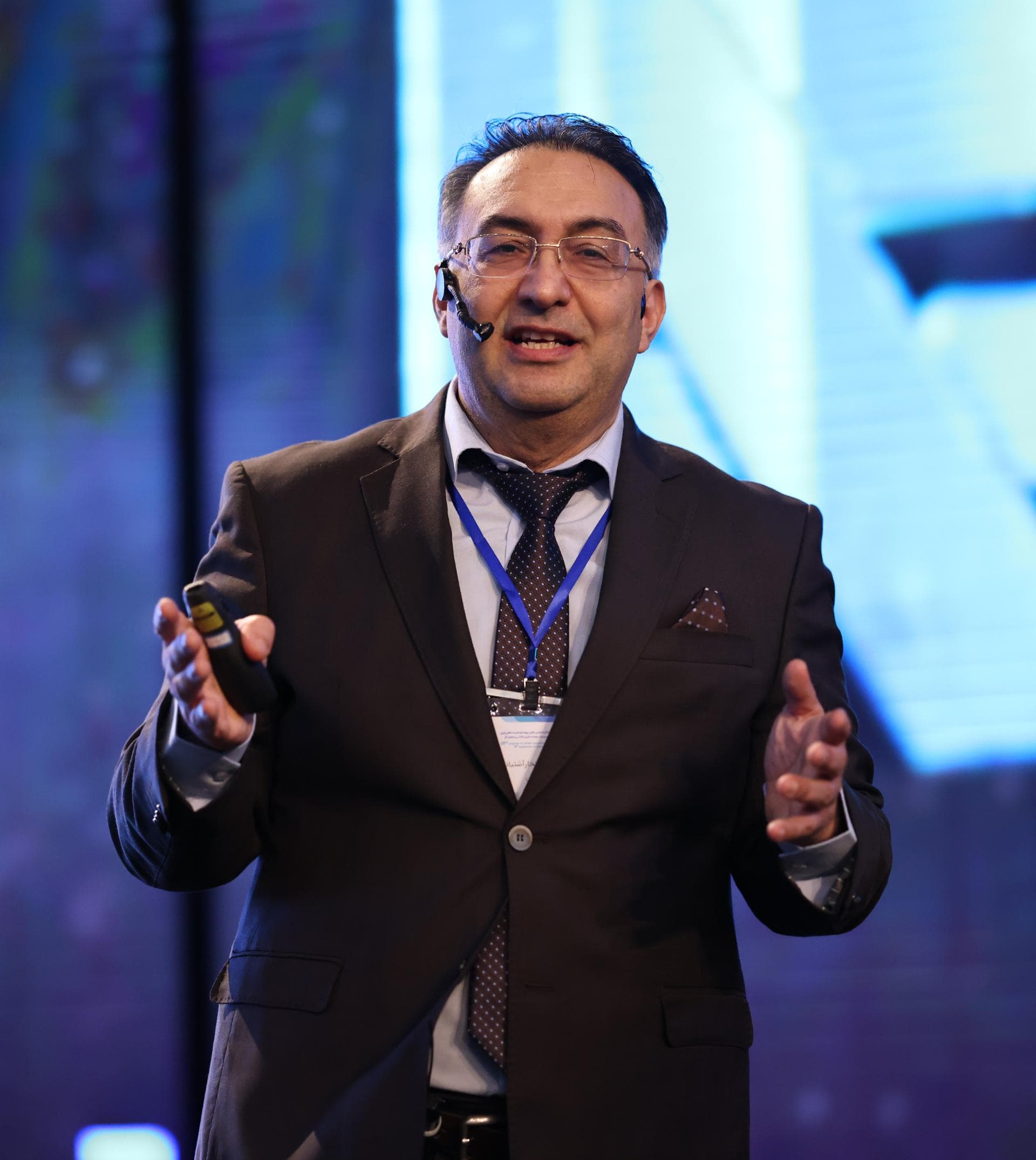دکتر رضا افتخار آشتیانی